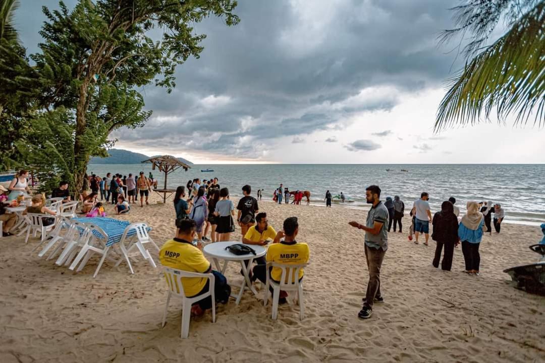 Executives Pantai Seaview Batu Ferringhi 2704 - 2 Bedrooms Exterior foto